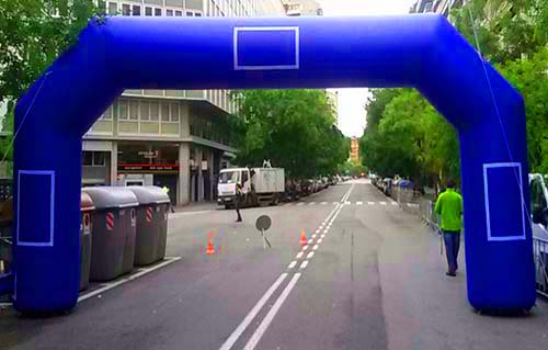 Alquiler de arcos de meta deportivos hinchables en Barcelona