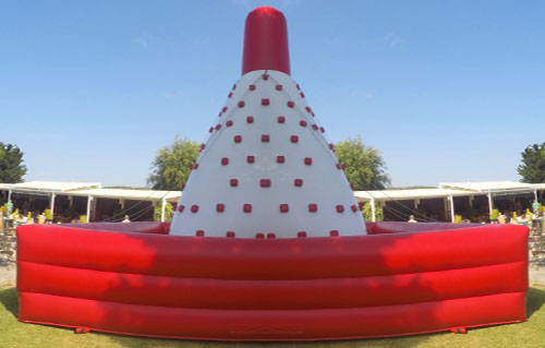 Alquiler rocódromo de escalada hinchable para eventos Barcelona