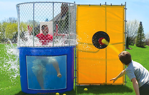 Alquiler de Juegos Hinchables para Piscinas Barcelona