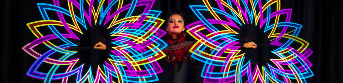 Espectáculos con malabares leds para eventos en Barcelona