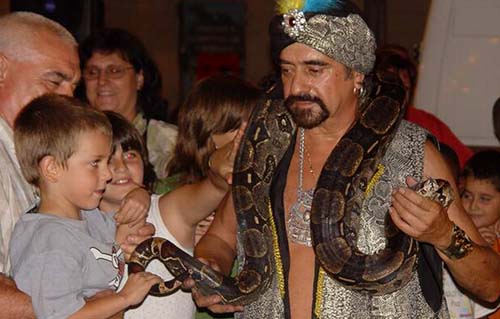 faquir para fiestas y eventos en Barcelona