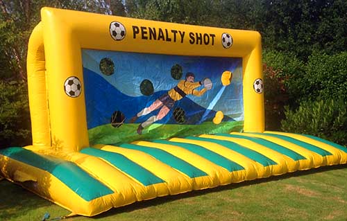 Alquiler de portería de puntería hinchables en Barcelona