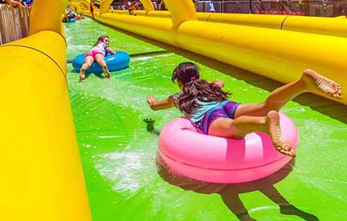 Alquiler de tobogán gigante de agua Barcelona