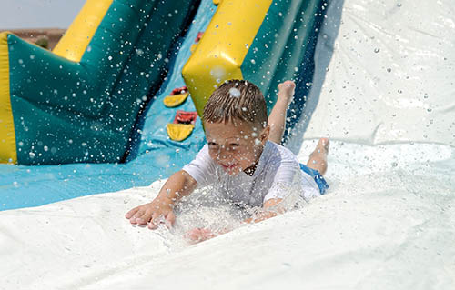 Alquiler de hinchables acuaticos Barcelona