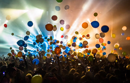 Lluvia de globos de helio en Barcelona