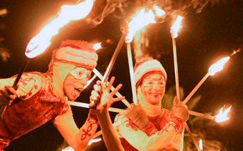 malabares con fuego para fiestas y eventos en Barcelona
