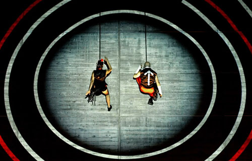 Espectáculo Mapping con acróbatas en Barcelona