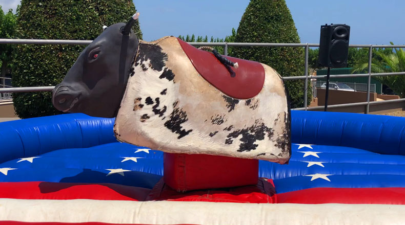 Alquiler Atracción Toro Mecánico Para Fiestas Barcelona