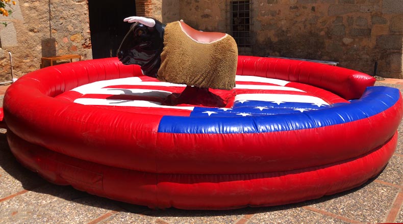 Atracción Búfalo Mecánico en Barelona