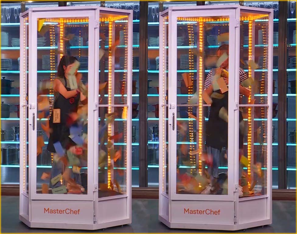 Cabina de Aire de Billetes Voladores en Barcelona